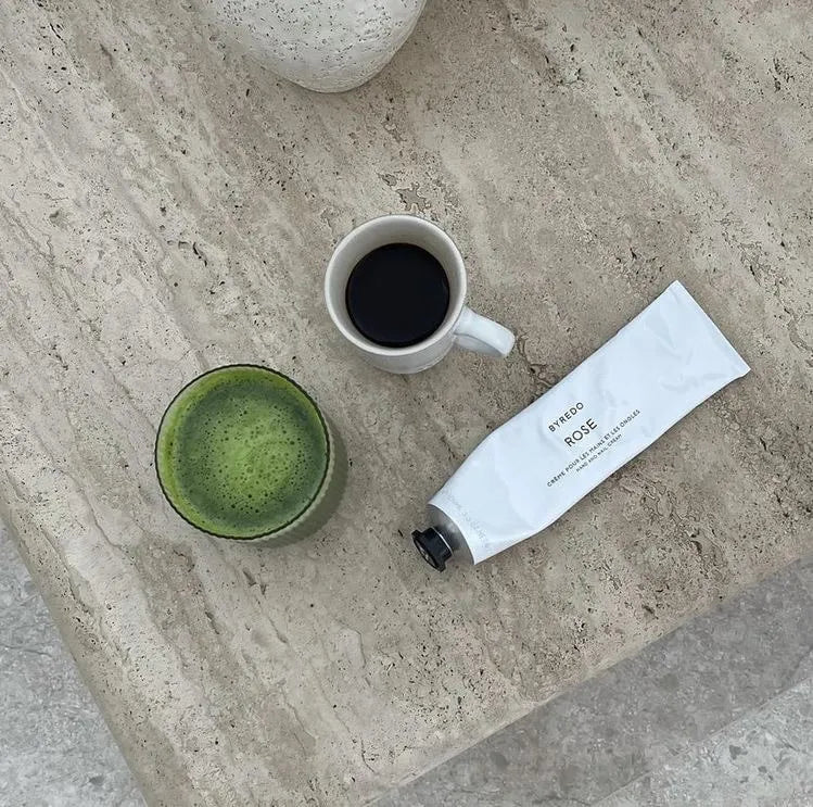 GRNS powder bottle and tub